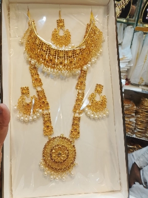 Picture of Jewel Addiction Gold Plated Polki Kundan And Pearls Choker Necklace 