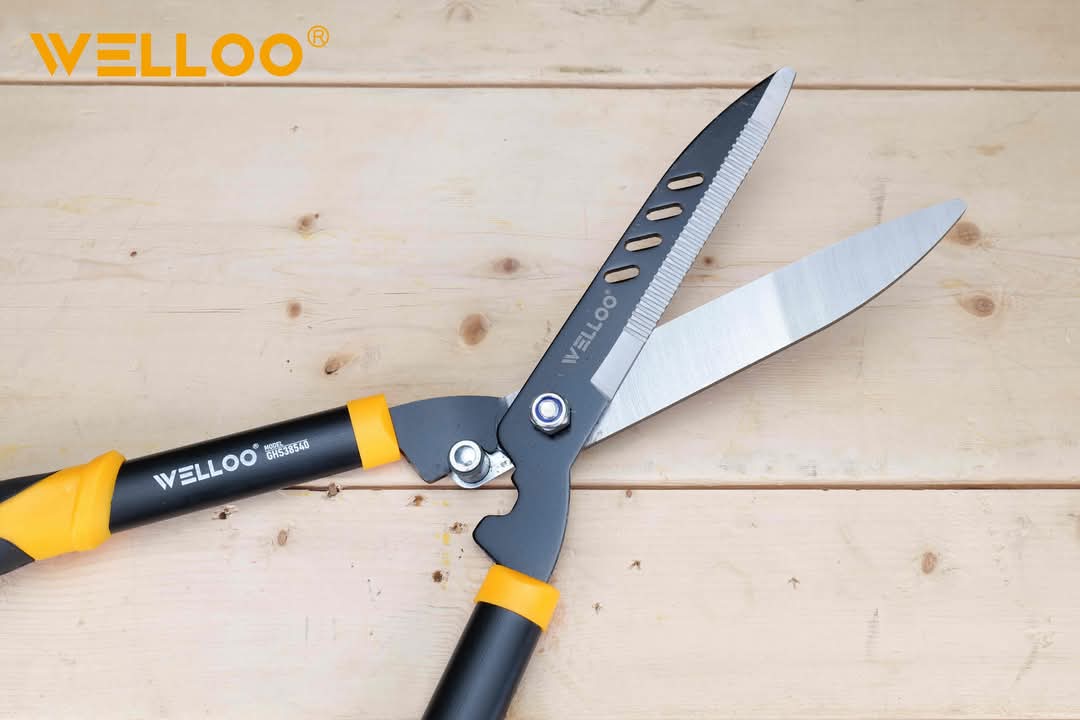 Picture of 🌿✂️ WELLOO 21-Inch Hedge Shears | Grass & Tree Cutter Garden Tool – HDS6001