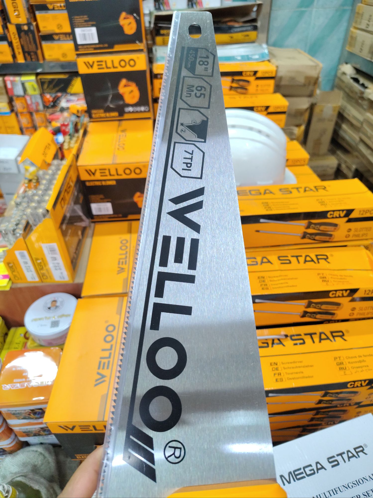 Picture of WELLOO 16", 18" Hand Saw for Wood Cutting HDS55012 🛠️🪚