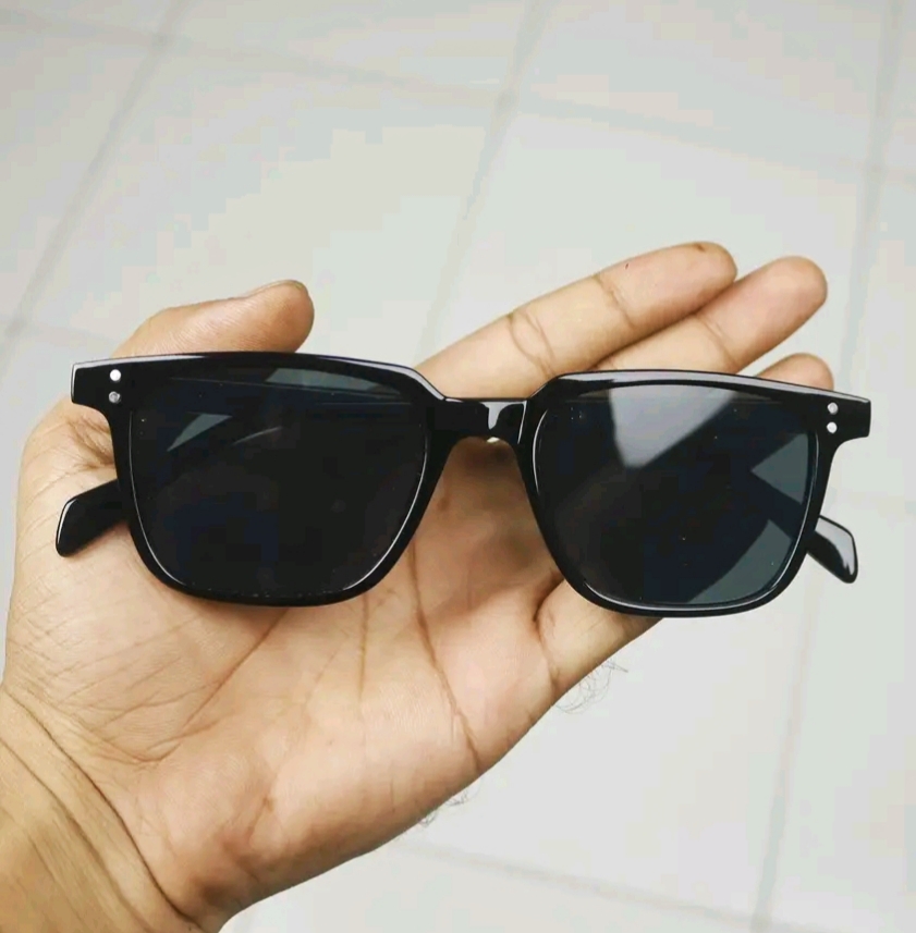 Picture of New Men Black Fashionable Sunglasses New Vision Driving Party Travel Sunglasses Best Black Sunglasses