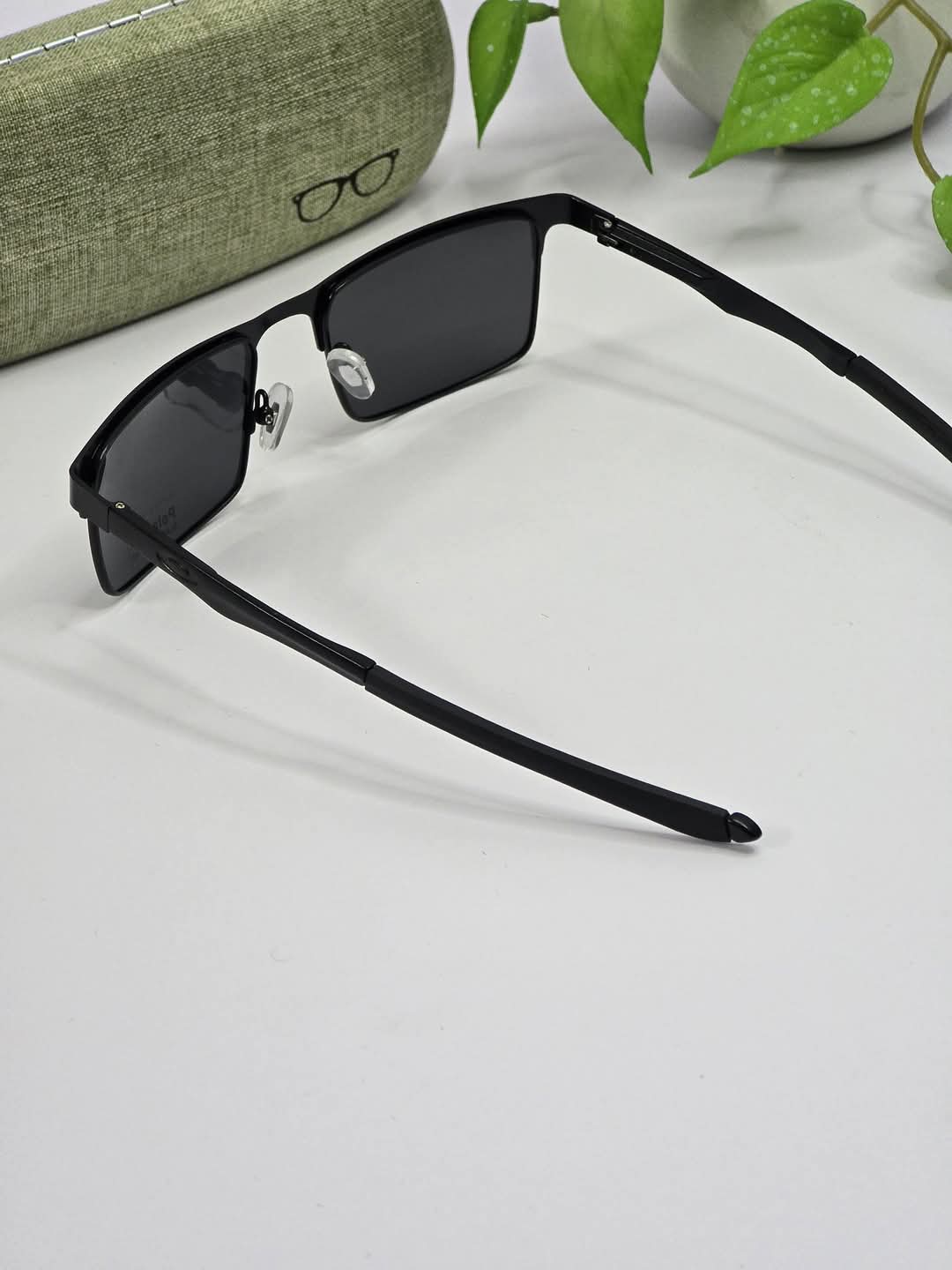 Picture of Exclusive 2600 Square Curved Polarised Sunglass For Unisex