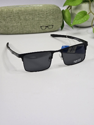 Picture of Exclusive 2600 Square Curved Polarised Sunglass For Unisex