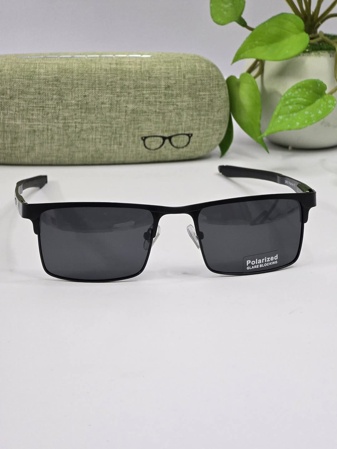 Picture of Exclusive 2600 Square Curved Polarised Sunglass For Unisex