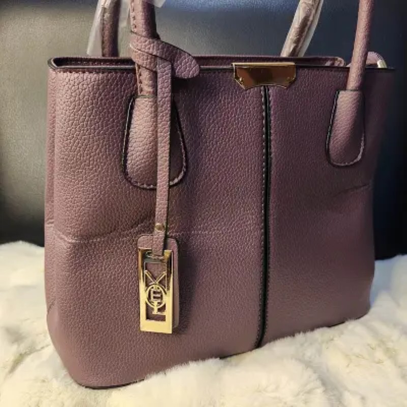 Picture of Women Fasionable Bags