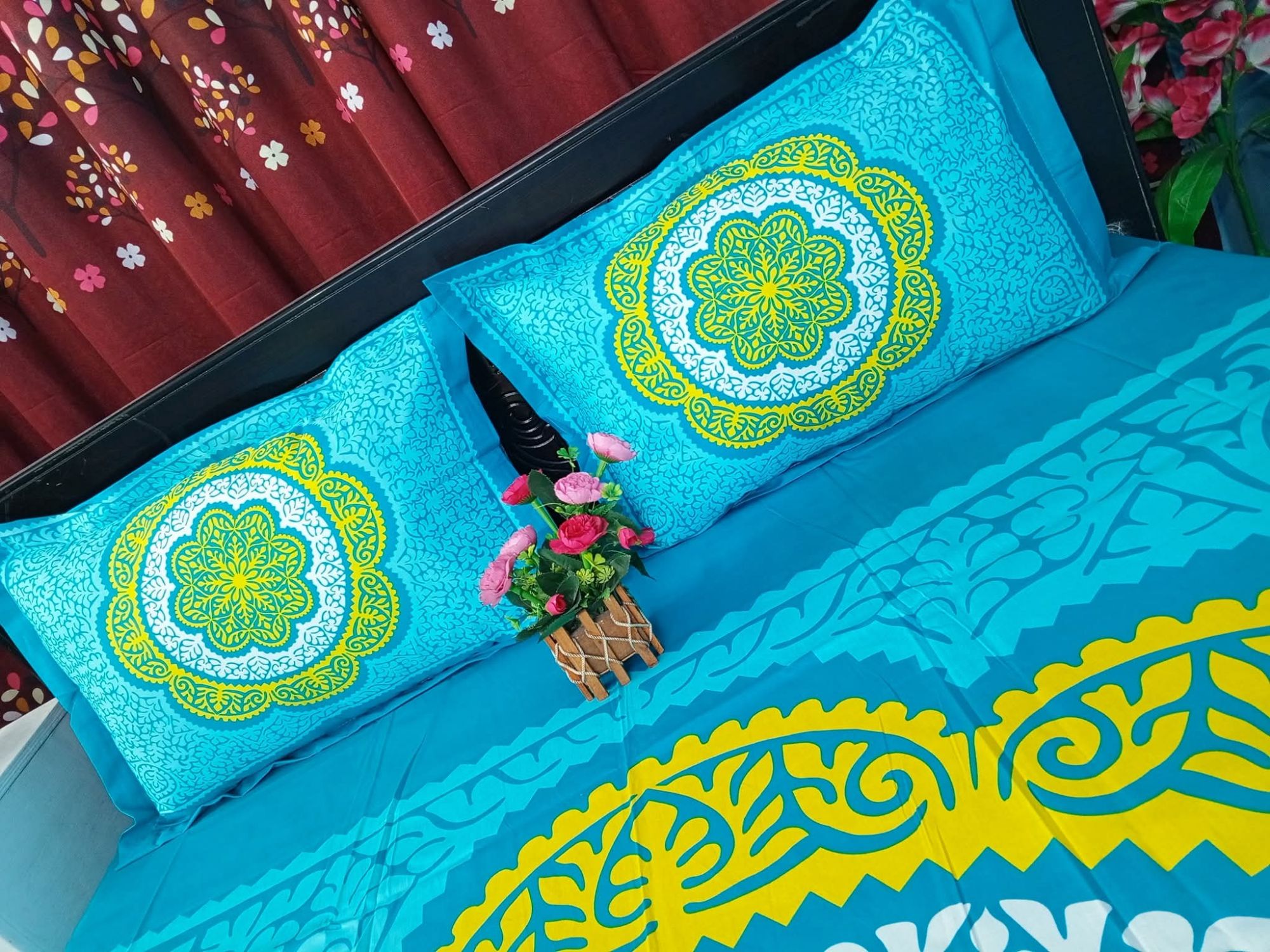 Picture of Premium Quality king size(8feet/7.5 feet) Bedsheet with 2 pillows cover