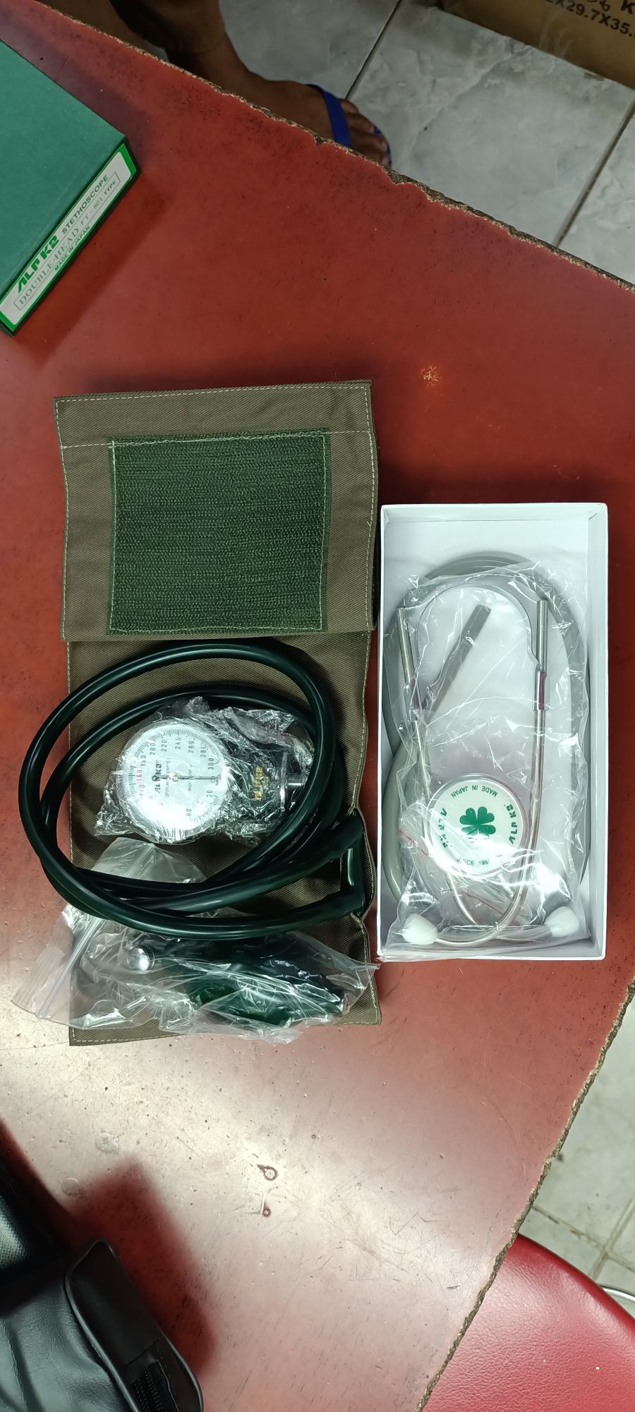 Picture of ALPK2 Japan Blood Pressure Monitor Aneroid Sphygmomanometer - Analog BP Machine set with Stethoscope