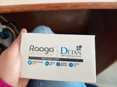 Picture of Raaga Professional De-Tan Pack | Tan Removal Cream with Kojic and Milk | Dermatologically Tested, Peroxide Free, Hydroquinone Free, Sulphate Free - 12g x 6 (72 gm)