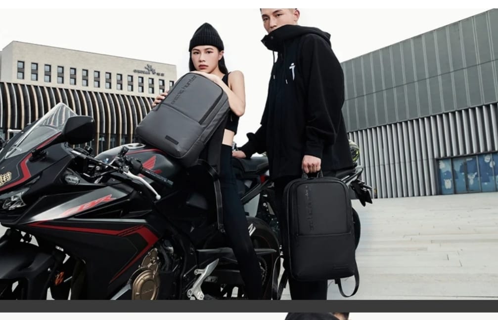 Picture of Arctic Hunter B00529 Water Resistant Laptop Bag Black