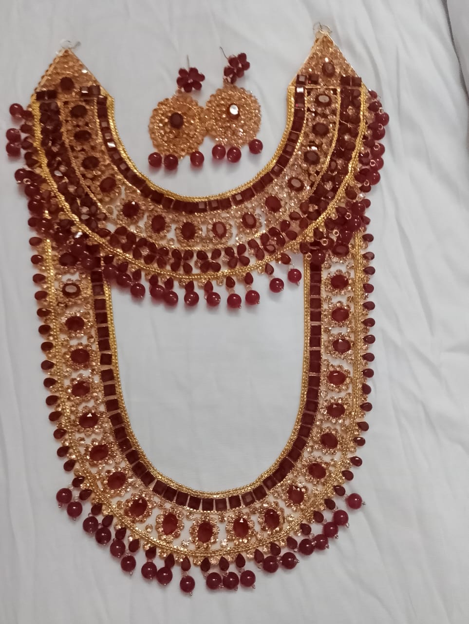 Picture of Traditional Rani Padmavati Kundan Pearl Studded Bridal Choker with Earrings Maang Tikka Jewellery Gift Set for Women