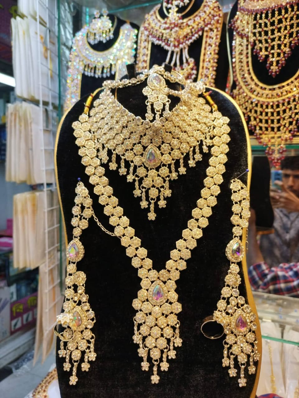 Picture of Diamond cut bridal jewellery set