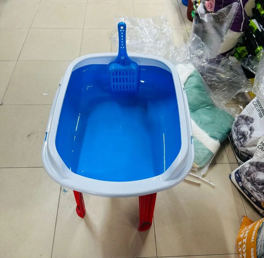 Picture of Cat Litter Box with Scooper