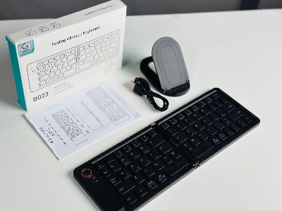Picture of GearUP B023 Rechargeable Ultra Slim Folding Pocket Bluetooth Keyboard