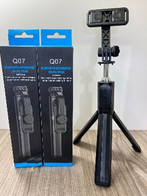 Picture of Q07 Bluetooth Selfie Stick And Bluetooth Remote Control (Without Light)-1ps
