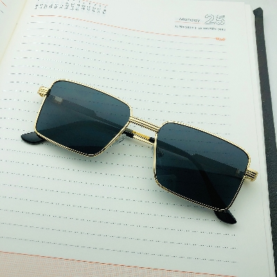 Picture of New fashionable and classic sunglasses for men and women, ideal for outdoor activities Picture of New fashionable and classic sunglasses for men and women, ideal for outdoor activities
