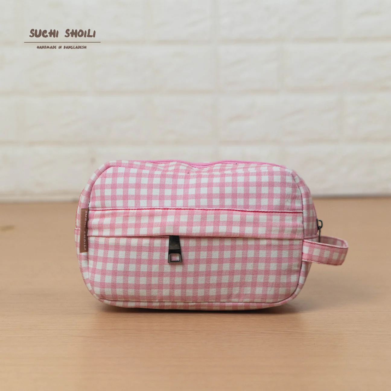 Picture of Pink Check Olivia Accessories Pouch Picture of Pink Check Olivia Accessories Pouch