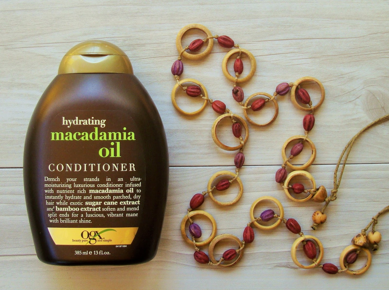 Picture of 385 ml OGX refreshing hydrating + macadamia oil conditioner International Germany product used for male/ female