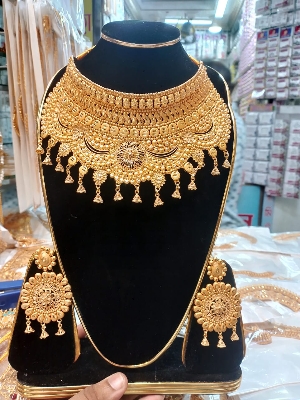 Picture of Beautiful Choker Necklace For Women , Traditional Fashion Wedding/Party Bridal Choker Necklace Earrings & Tikli. Jewellery Set For Women.