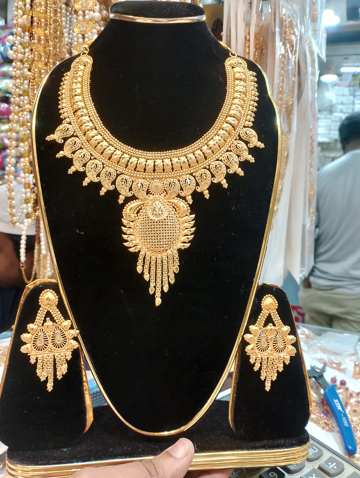 Picture of Bridal Wedding Ornament For Women