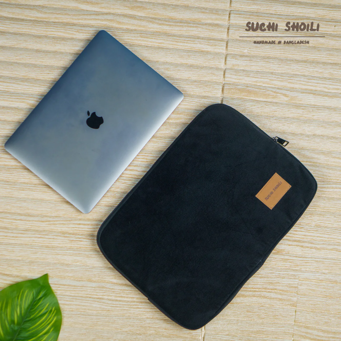 Picture of Black Corduroy Fabric Laptop Sleeve Picture of Black Corduroy Fabric Laptop Sleeve