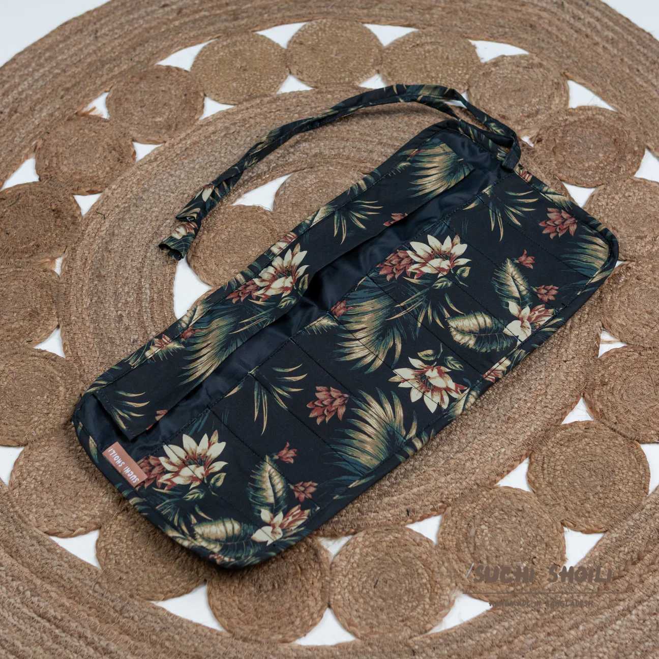 Picture of Tropical Bige Flower Brush Holder