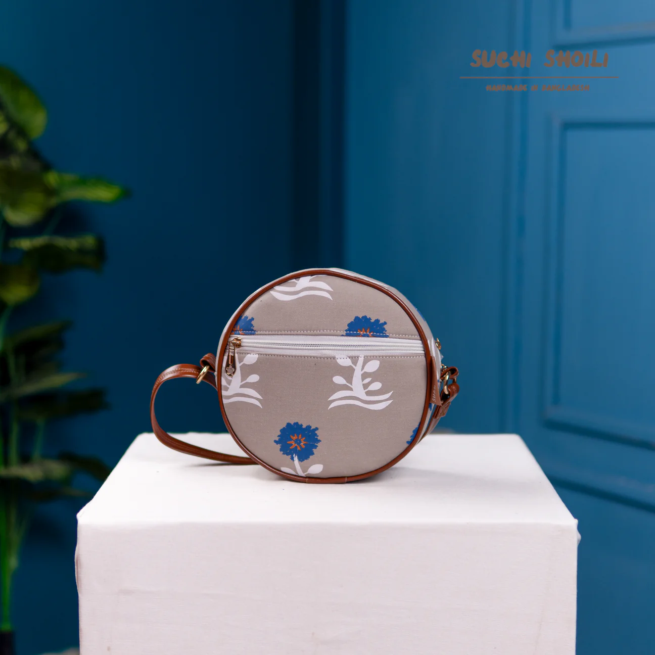 Picture of White n Blue Flower Pattern OrbChic Round Bag Picture of White n Blue Flower Pattern OrbChic Round Bag