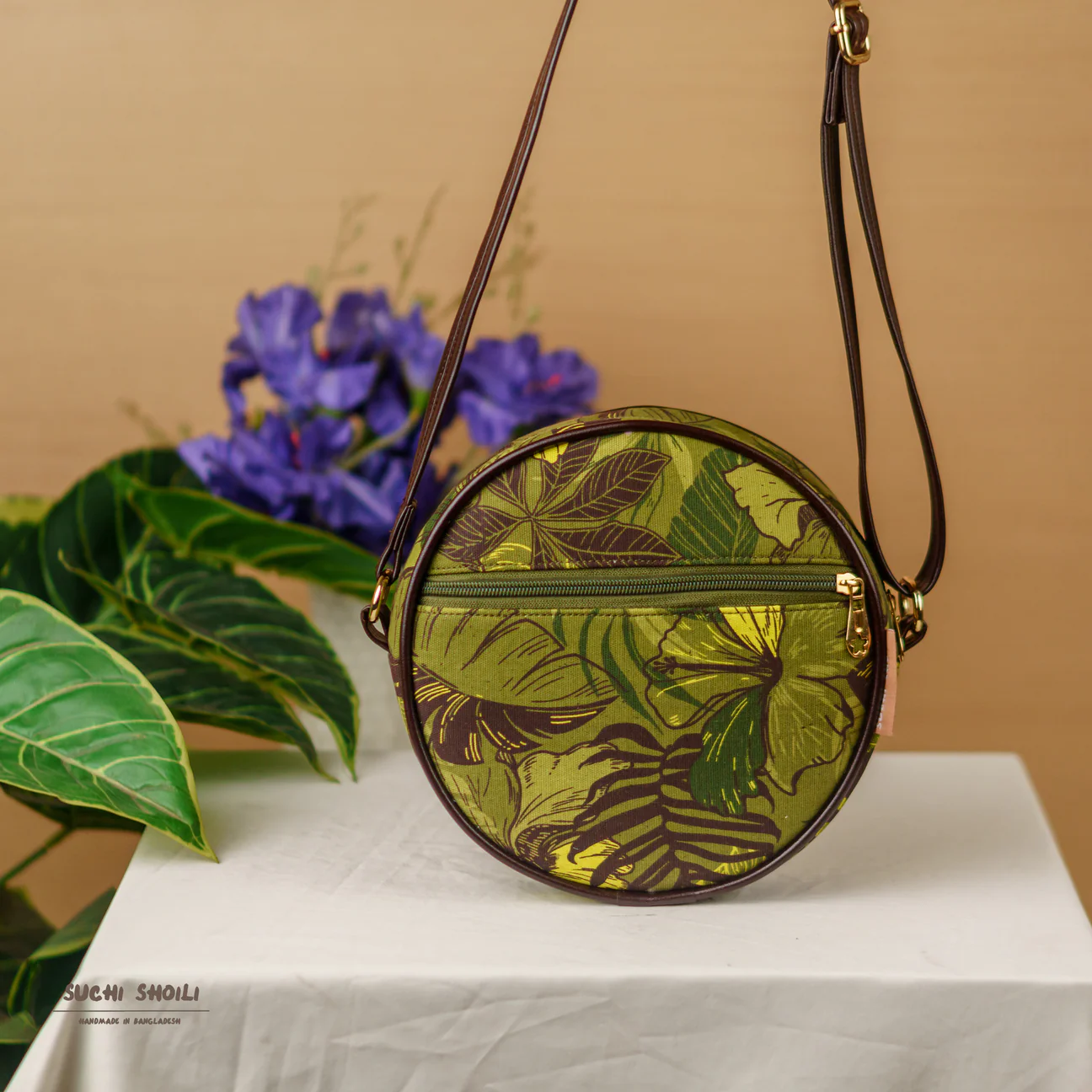Picture of Monsoon Hibiscus OrbChic Round Bag Picture of Monsoon Hibiscus OrbChic Round Bag