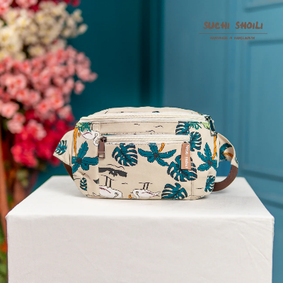 Picture of Flamingo Garden Suzana Fanny Pack Picture of Flamingo Garden Suzana Fanny Pack