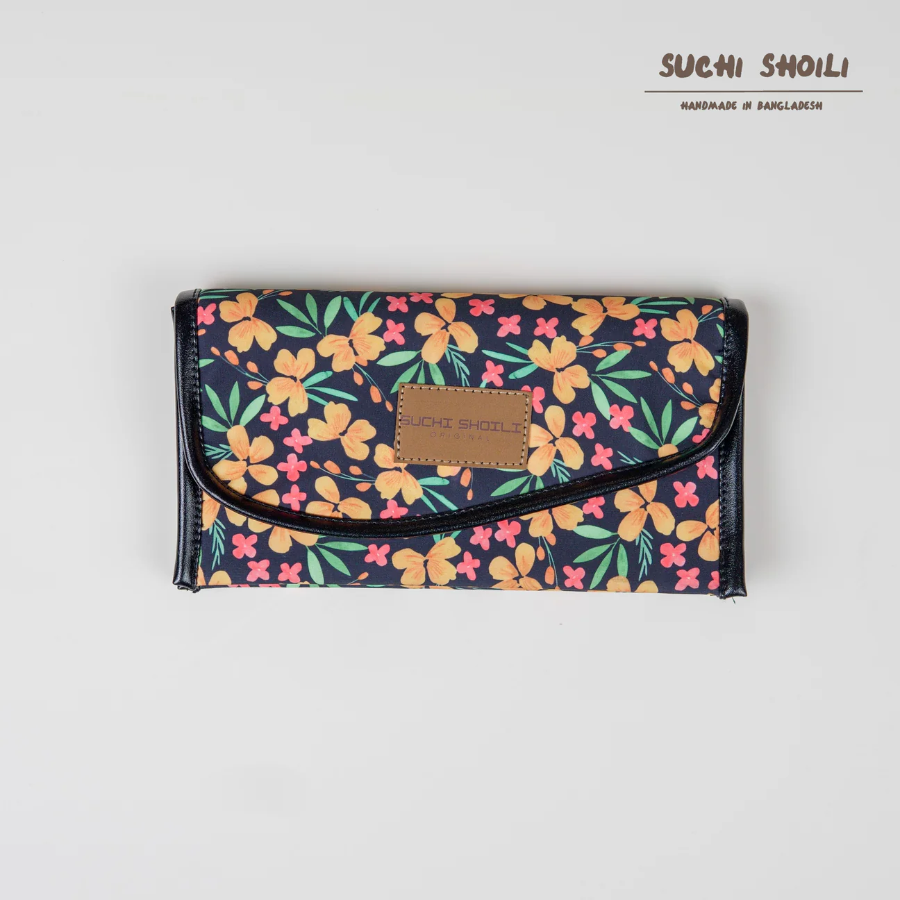 Picture of Golden Hibiscus Nokshi Triple Chamber Money Purse Picture of Golden Hibiscus Nokshi Triple Chamber Money Purse