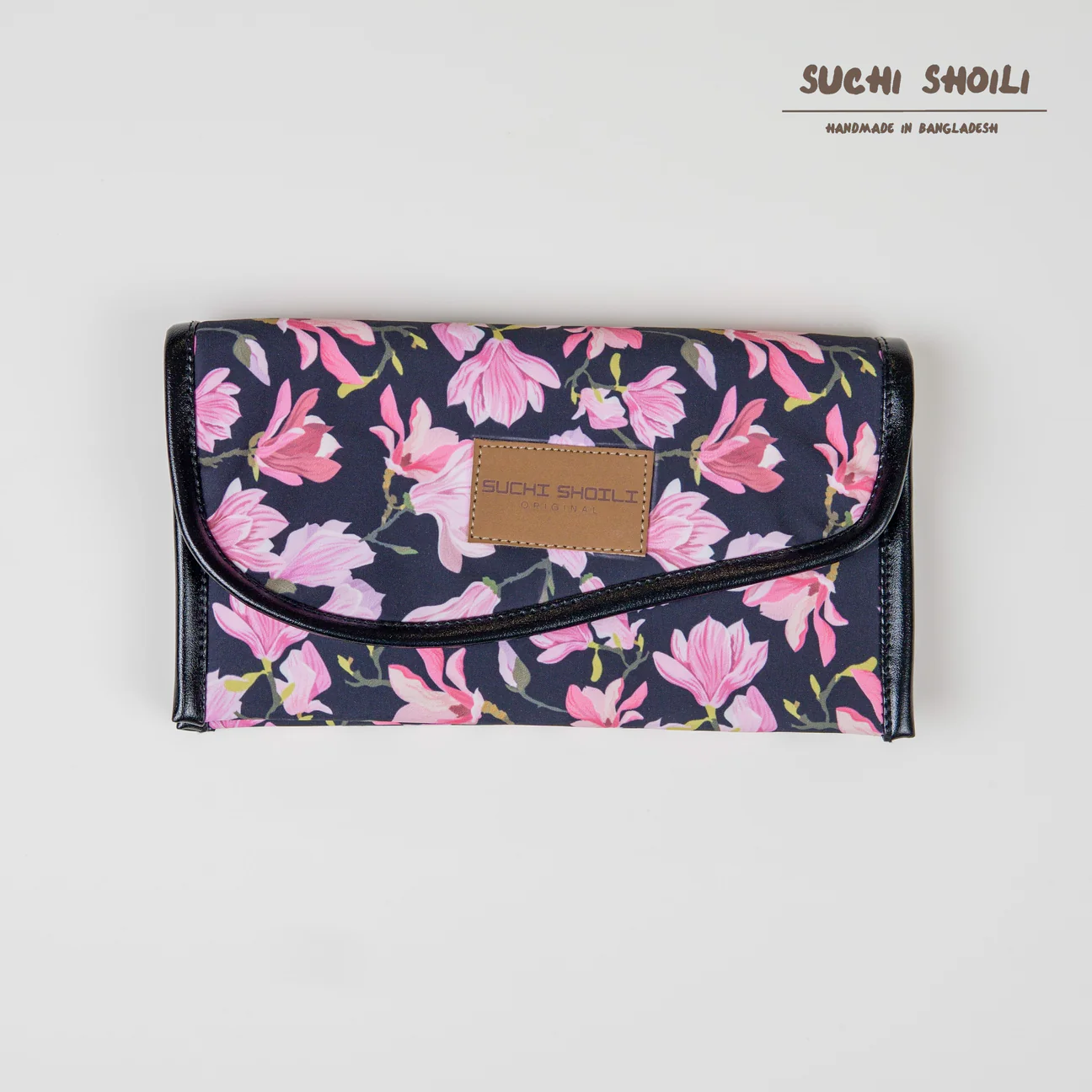 Picture of Pink Daisy Nokshi Triple Chamber Money Purse Picture of Pink Daisy Nokshi Triple Chamber Money Purse