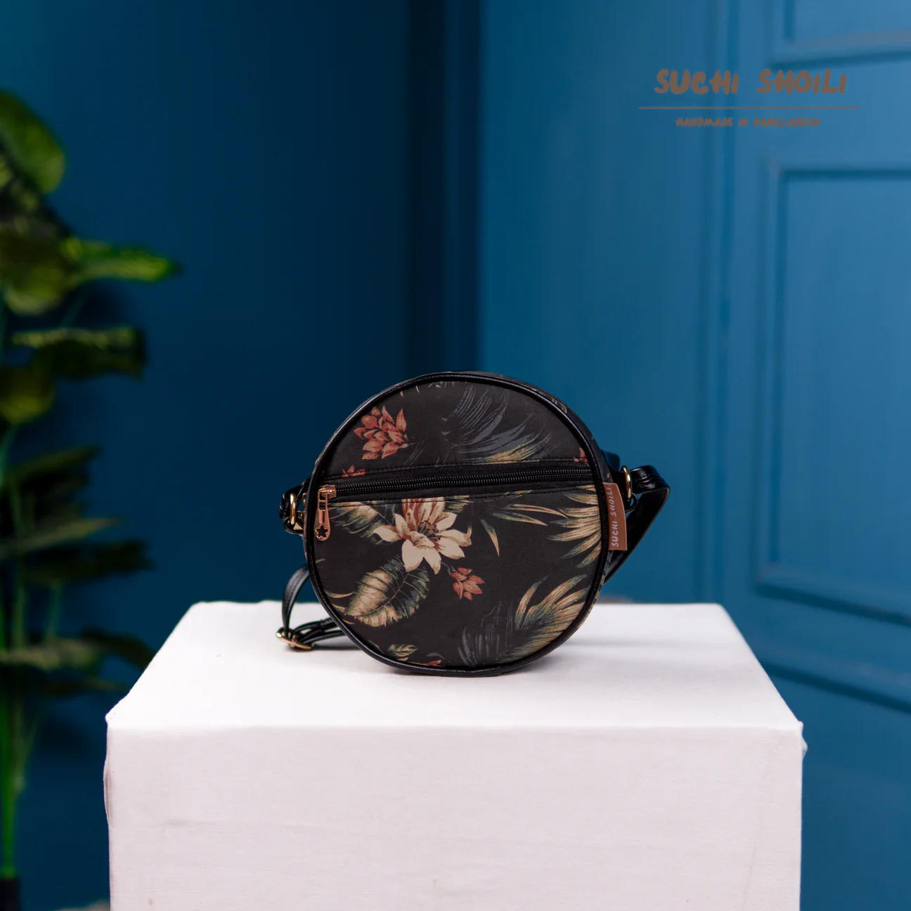 Picture of Tropical Big Flower OrbChic Round Bag Picture of Tropical Big Flower OrbChic Round Bag