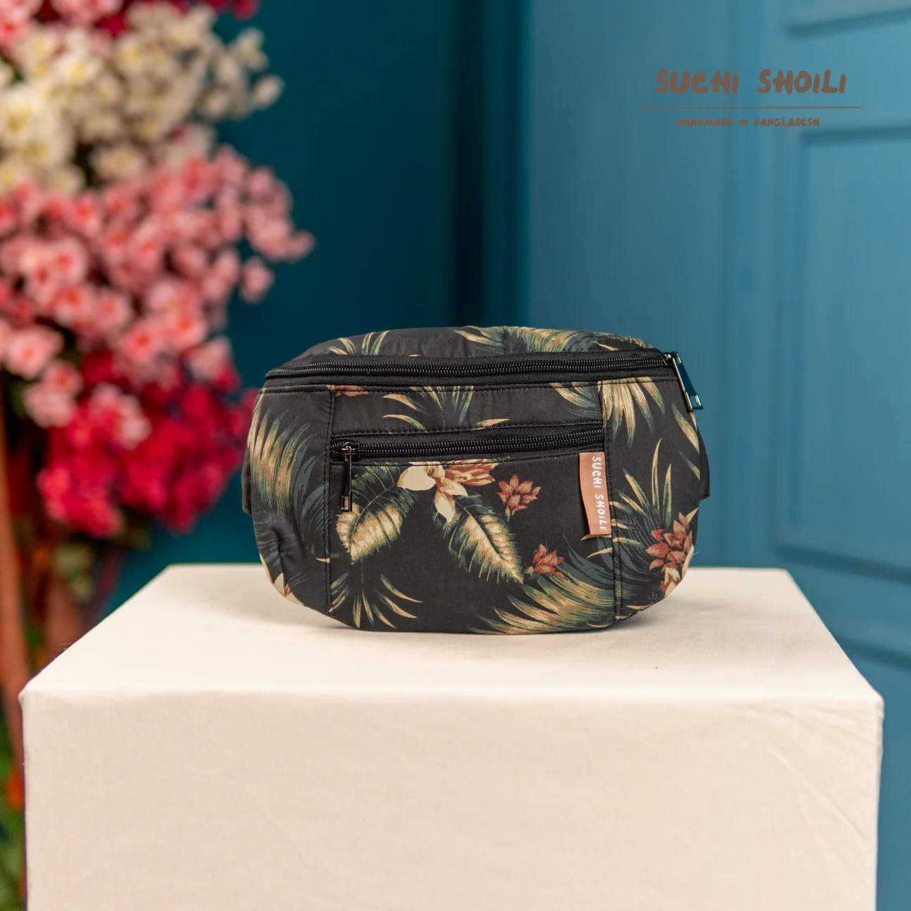 Picture of Tropical Bige Flower Suzana Fanny Pack Picture of Tropical Bige Flower Suzana Fanny Pack