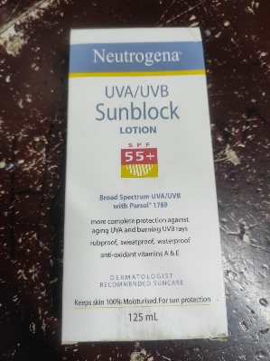 Picture of International USA Product 𝐍𝐞𝐮𝐭𝐫𝐨𝐠𝐞𝐧𝐚 UVA/UVB Sunblock Lotion ( 𝐒𝐏𝐅 55++)-125ml
