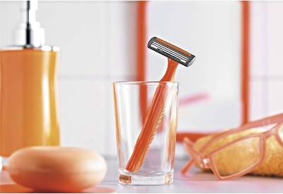 Picture of Bic 3 Sensitive Razors with Blade - Pack of 4