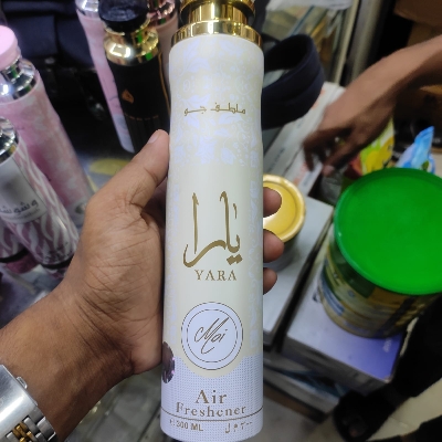 Picture of Lattafa Yara Moi Air Freshener 300ml