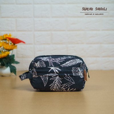Picture of Night Leaf Olivia Accessories Pouch Picture of Night Leaf Olivia Accessories Pouch