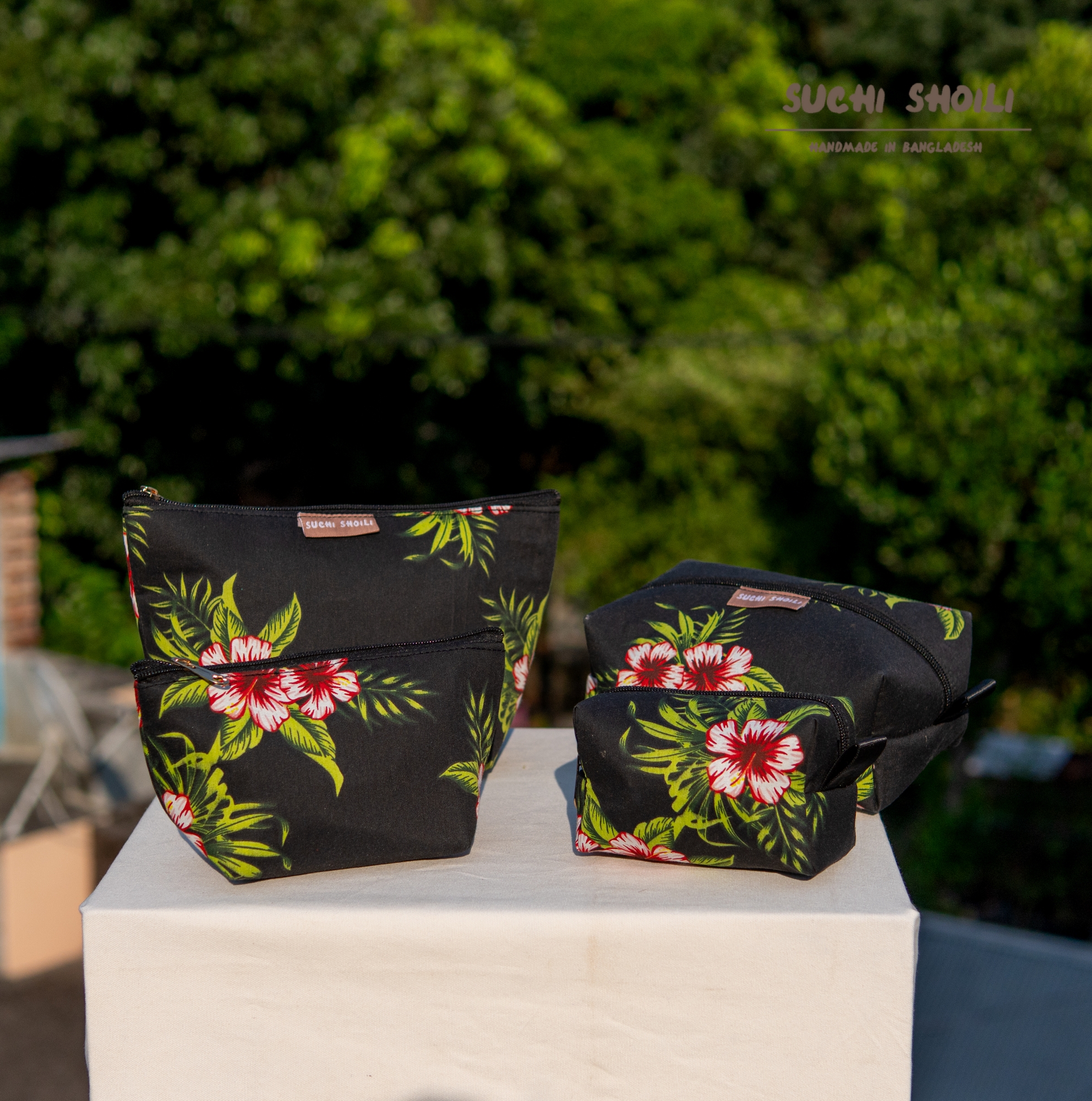 Picture of Tropical Hibiscus Floral Makeup Combo Pouch Picture of Tropical Hibiscus Floral Makeup Combo Pouch