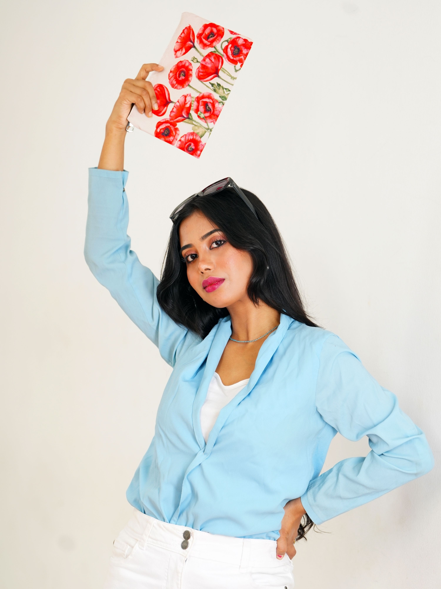 Picture of Red Poppy Flower Printed Pouch Bag: Trendy Ladies' Fashion Pouches Classy Carryalls Picture of Red Poppy Flower Printed Pouch Bag: Trendy Ladies' Fashion Pouches Classy Carryalls