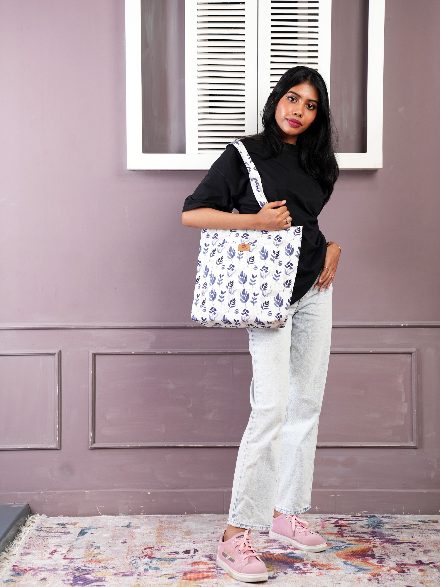 Picture of Watercolor Black Floral Printed Elegant Bag for Women and Girls: Discover Stylish Top Handle Bags Trends Picture of Watercolor Black Floral Printed Elegant Bag for Women and Girls: Discover Stylish Top Handle Bags Trends