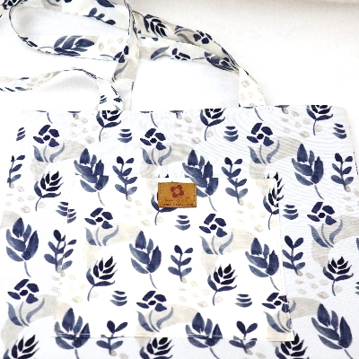 Picture of Watercolor Black Floral Printed Elegant Bag for Women and Girls: Discover Stylish Top Handle Bags Trends Picture of Watercolor Black Floral Printed Elegant Bag for Women and Girls: Discover Stylish Top Handle Bags Trends