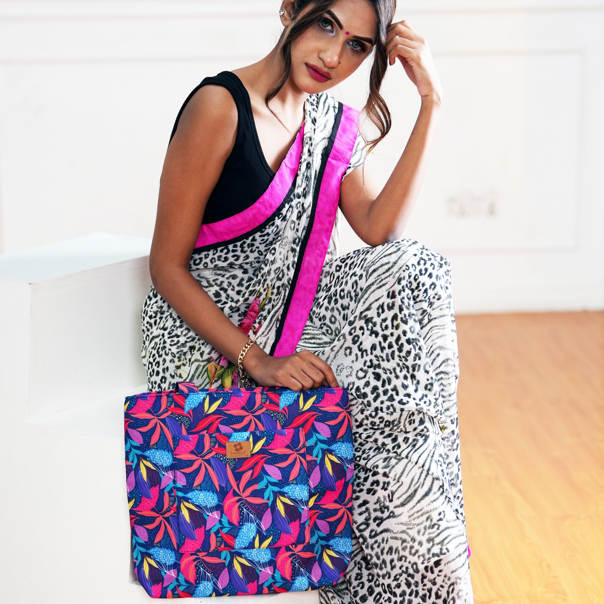 Picture of Hand Drawn Colorful Abstract Leaves Printed Top Handle Bags