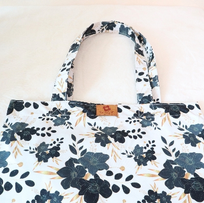 Picture of SamiaCrafts All-Over Print Tote Bag: Gelegant Minimalist Gold Floral Seamless Printed Tote Bag