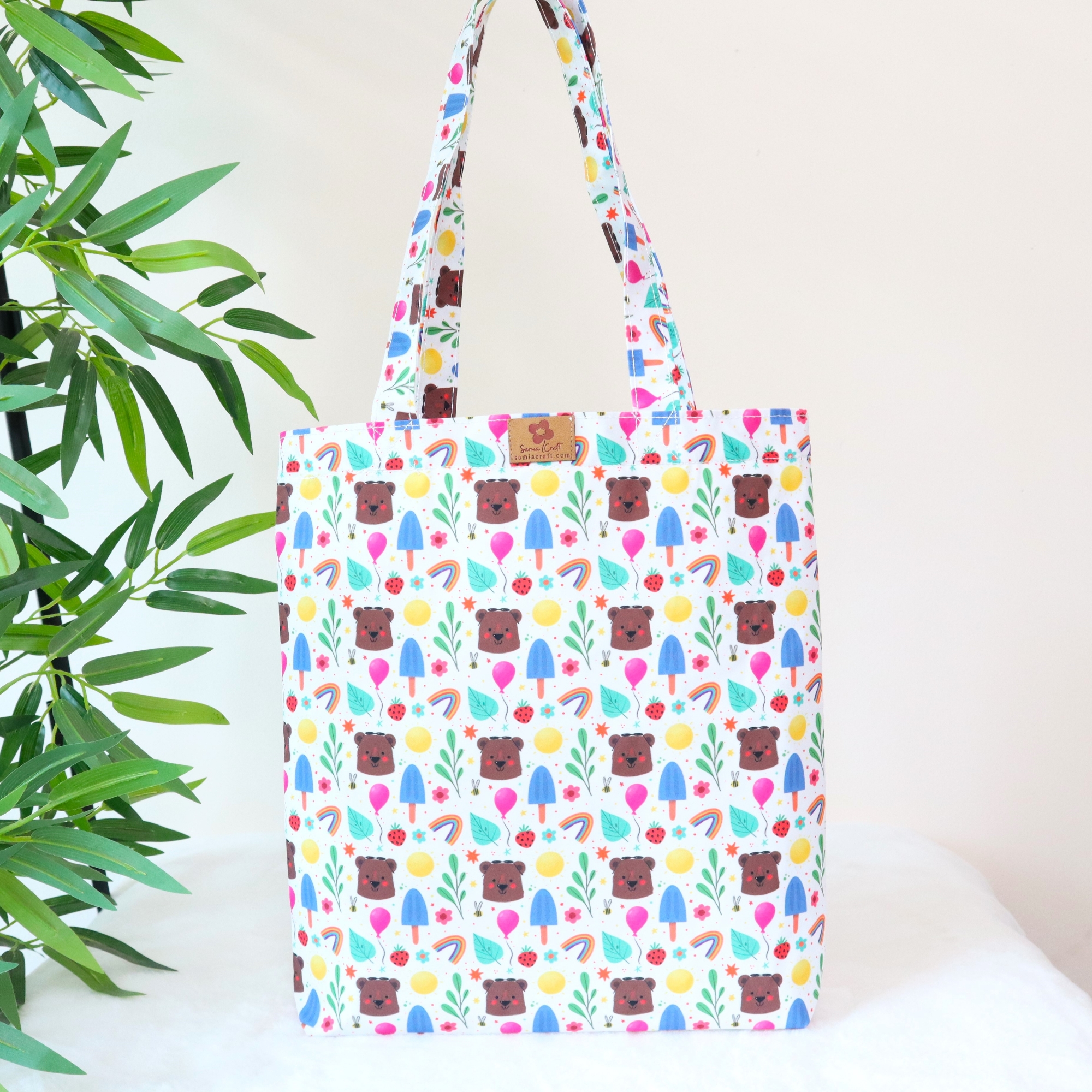 Picture of SamiaCrafts Elegant Tote Bag with High-Quality Zipper: Cute Bear Summer Printed Tote Bag