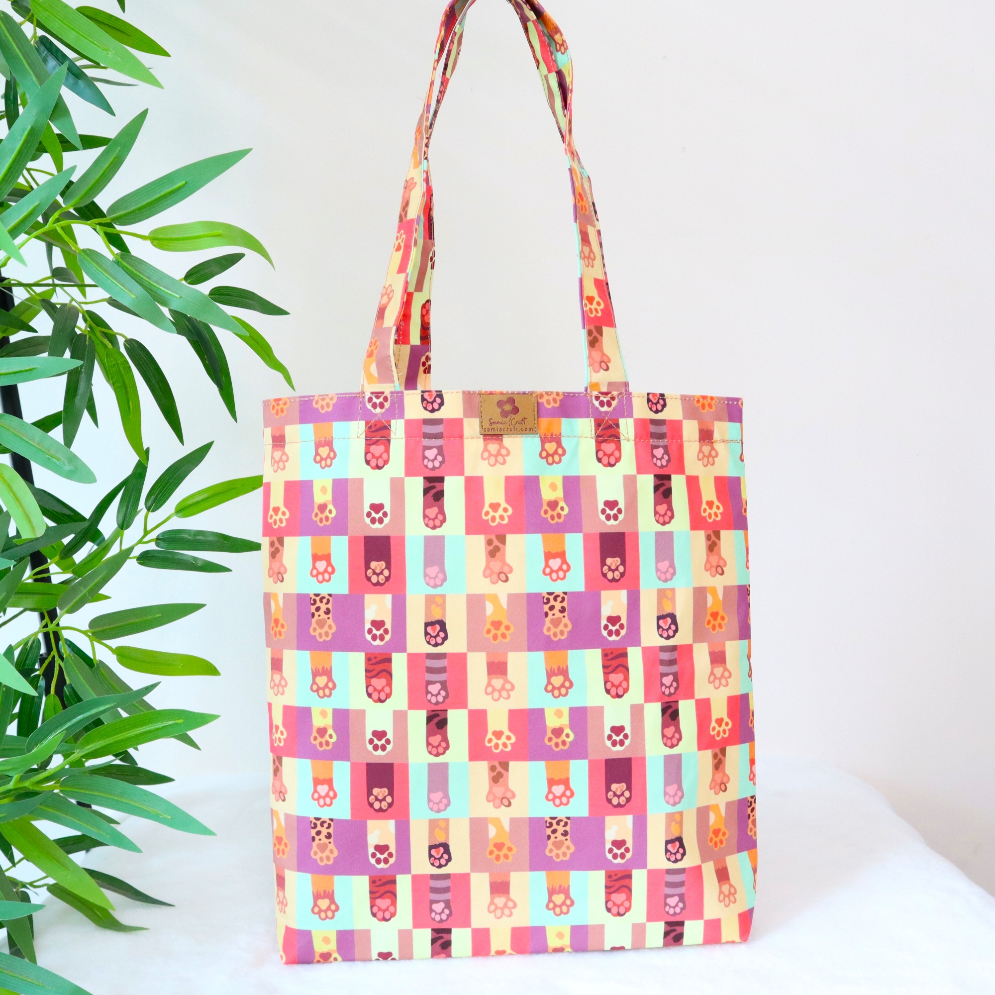 Picture of SamiaCrafts Stylish Long-Handled Tote Bag with Zipper: Cats Paws Set Printed Tote Bag Picture of SamiaCrafts Stylish Long-Handled Tote Bag with Zipper: Cats Paws Set Printed Tote Bag