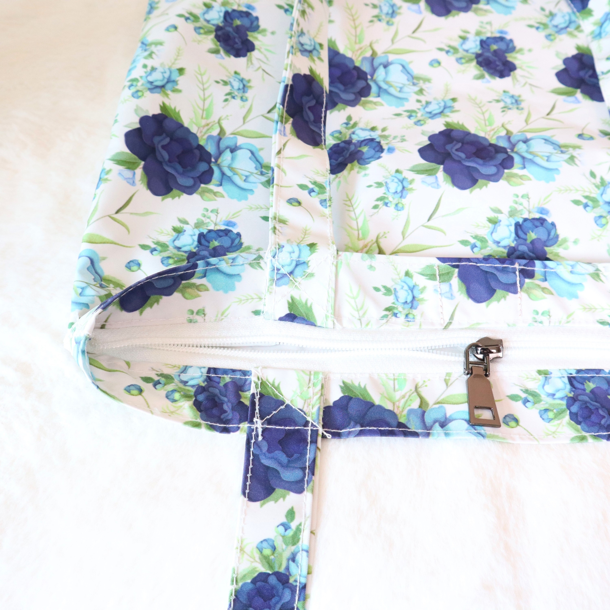 Picture of SamiaCrafts Premium Quality Women's Fabric Hand Bag With Zipper - Beautiful Blue Floral Seamless All Over Printed