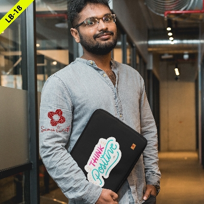 Picture of SamiaCraft Premium Quality Mac Laptop Pouch and Case for 14/15-Inch Notebook - Protective Cover Picture of SamiaCraft Premium Quality Mac Laptop Pouch and Case for 14/15-Inch Notebook - Protective Cover