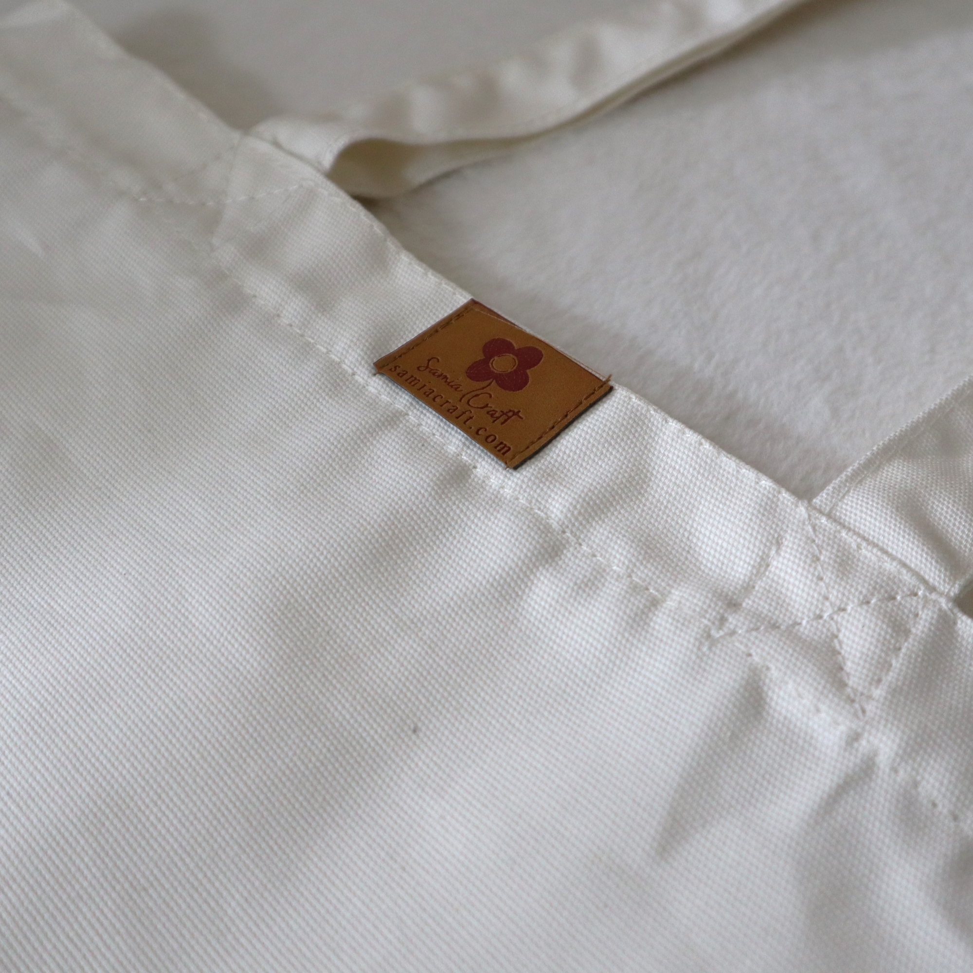 Picture of Samia Craft Oversized Canvas Fabric Tote Bag with Zipper for University & College – Perfect for Women & Girls Picture of Samia Craft Oversized Canvas Fabric Tote Bag with Zipper for University & College – Perfect for Women & Girls