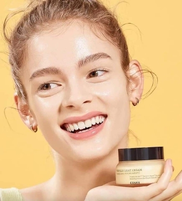 Picture of International Korean Product 𝐂𝐨𝐬𝐫𝐱 𝐏𝐫𝐨𝐩𝐨𝐥𝐢𝐬 𝐋𝐢𝐠𝐡𝐭 𝐂𝐫𝐞𝐚𝐦 65ml