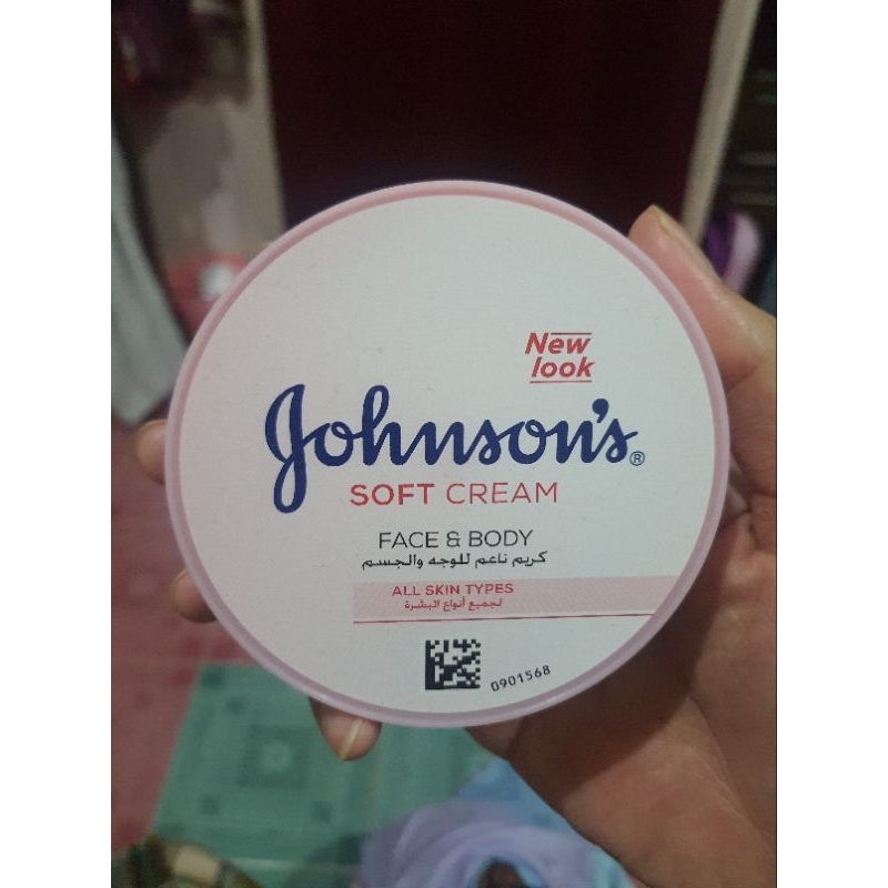 Picture of International Dubai Product Johnson’s 24Hour Moisture Soft Cream – 200ml
