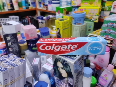 Picture of Colgate Advanced White Mint Toothpaste 160g
