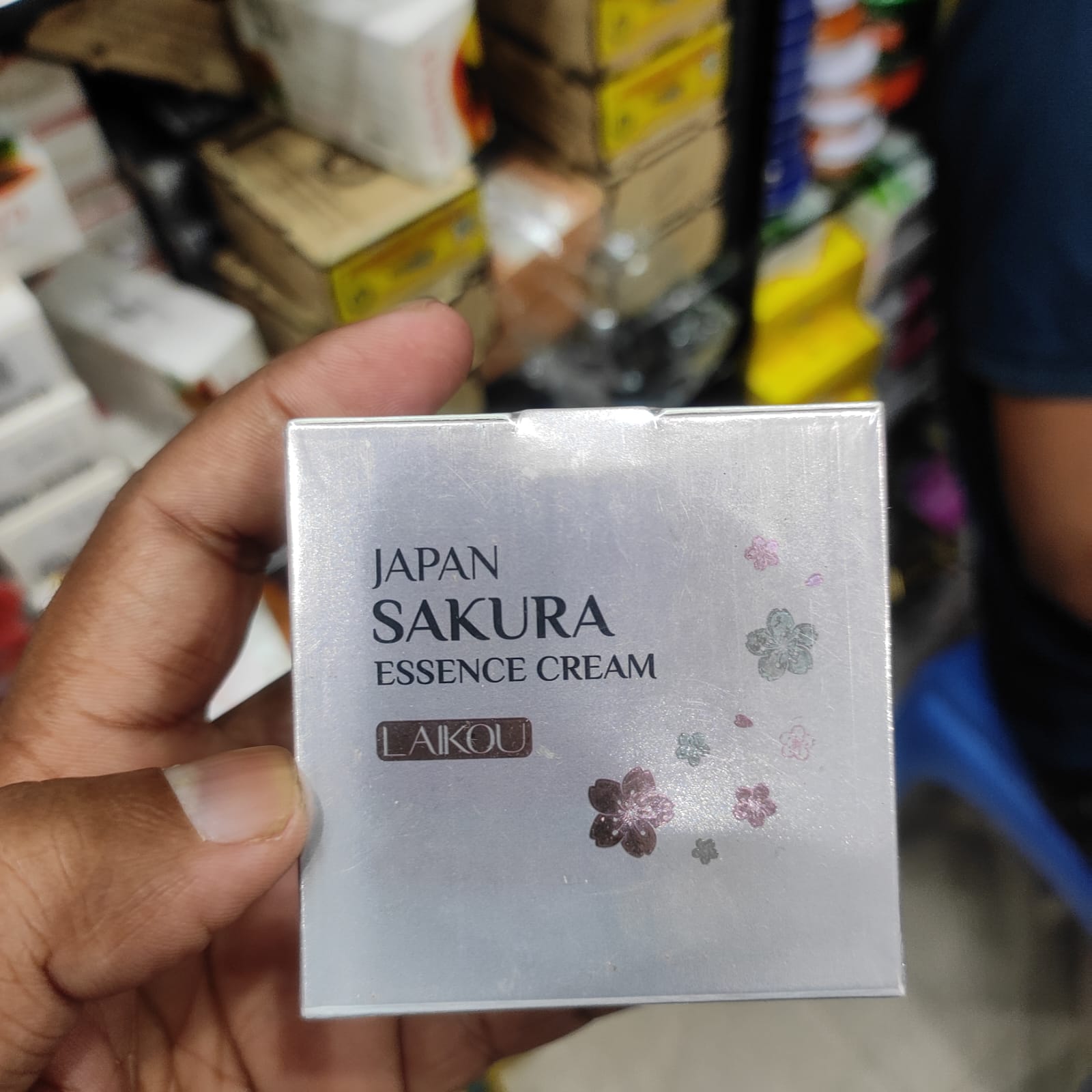 Picture of Laikou Japan Sakura Essence Cream - 60gm